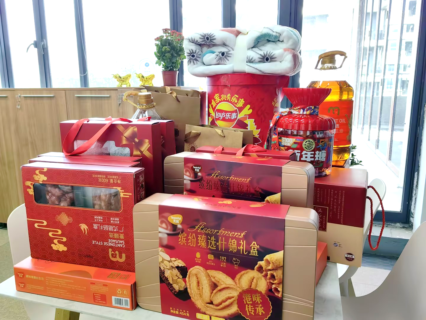 紅紅火火過新年，九龍龘龘迎新春